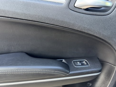 Used 2019 Chrysler 300 S image 21