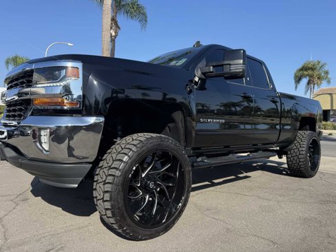 Used 2018 Chevrolet Silverado 1500 LT w/ All Star Edition image 13