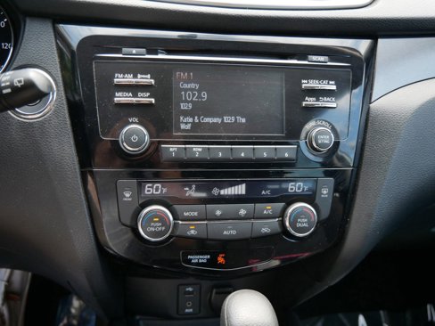 Used 2015 Nissan Rogue SV image 19