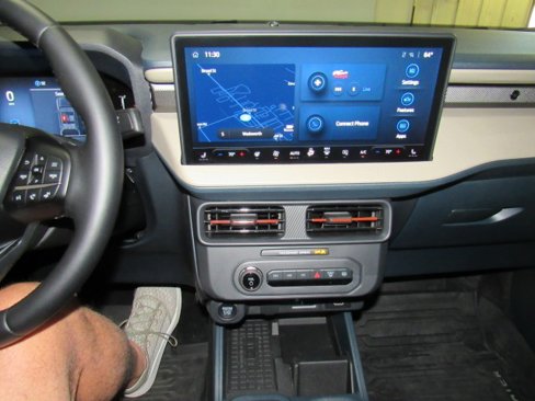 Used 2025 Ford Maverick Lariat image 16