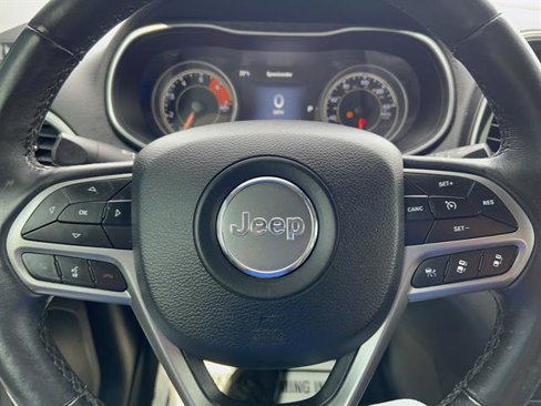 Used 2019 Jeep Cherokee Limited w/ Luxury Group image 21