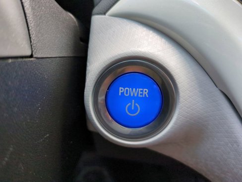 Used 2020 Chevrolet Bolt Premier w/ Infotainment Package image 27