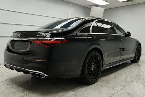 Used 2022 Mercedes-Benz S 580 4MATIC Sedan w/ AMG Line Package image 7
