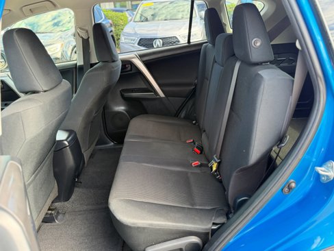 Used 2018 Toyota RAV4 LE image 15