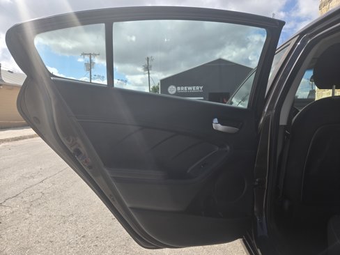 Used 2017 Kia Forte LX image 6