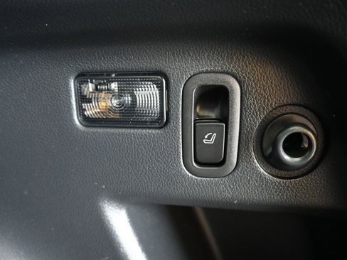 Used 2016 Subaru Forester 2.5i Touring w/ Eyesight & Navigation System image 47