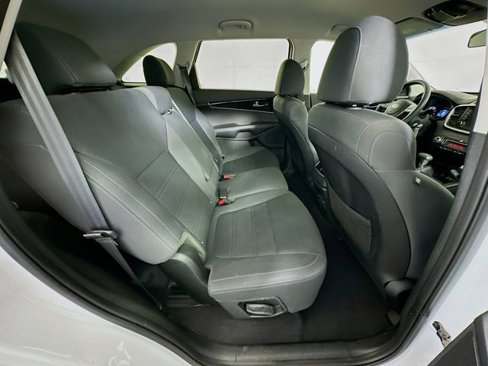 Used 2019 Kia Sorento LX image 26