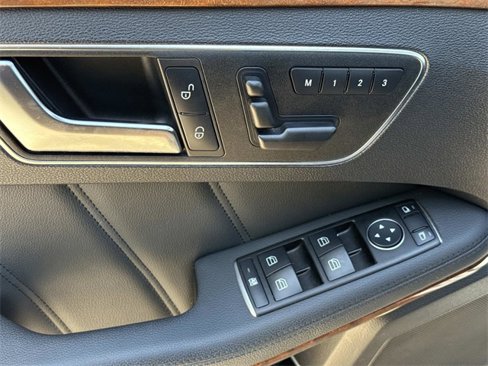 Used 2012 Mercedes-Benz E 350 4MATIC Sedan image 20