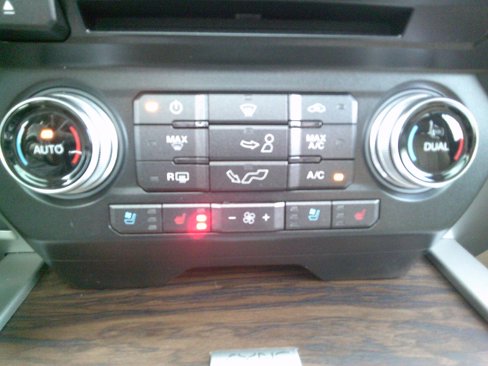 Used 2018 Ford F150 Lariat w/ Equipment Group 502A Luxury image 17