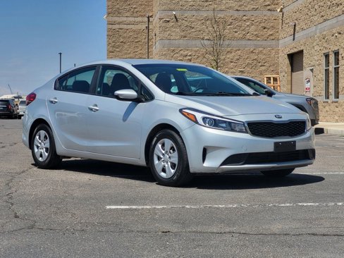 Used 2017 Kia Forte LX image 2
