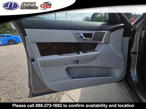 Used 2009 Jaguar XF Luxury image 7