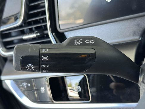 Used 2023 Kia Sportage EX image 30
