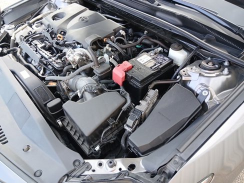 Used 2022 Toyota Camry LE image 9