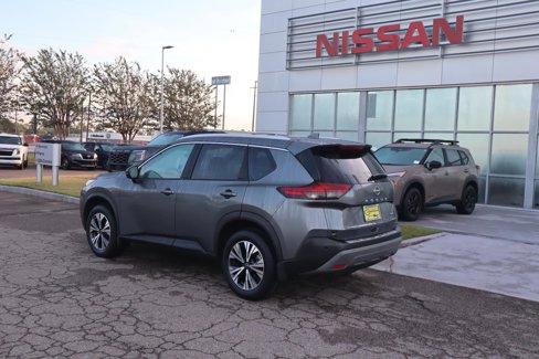 Used 2023 Nissan Rogue SV w/ SV Premium Package image 6