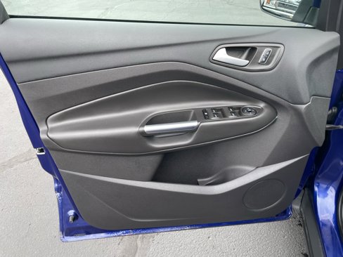 Used 2016 Ford Escape SE w/ SE Cold Weather Package image 11