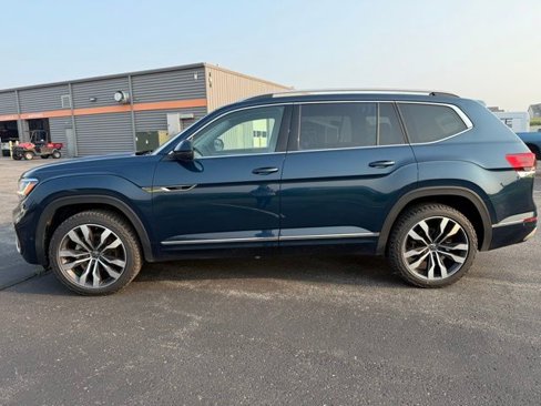 Used 2022 Volkswagen Atlas SEL Premium image 3