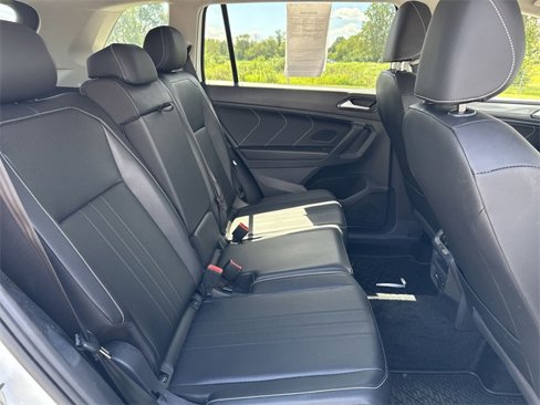 Used 2022 Volkswagen Tiguan SE image 14
