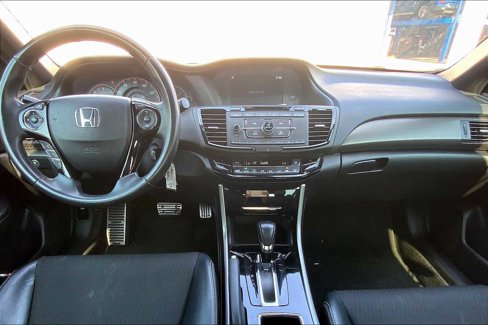 Used 2017 Honda Accord Sport image 15