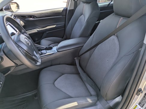 Used 2018 Toyota Camry LE image 25