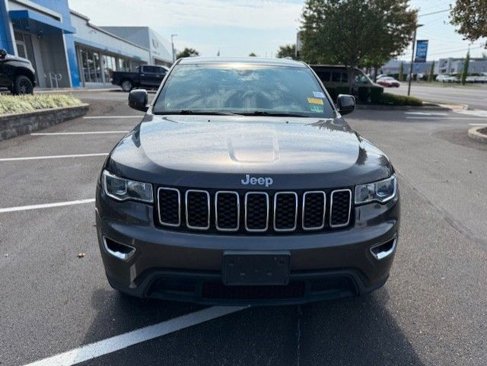Used 2018 Jeep Grand Cherokee Laredo image 2