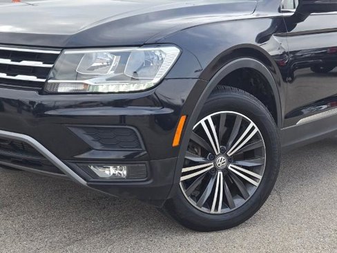 Used 2018 Volkswagen Tiguan SEL image 3