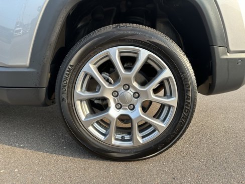 Certified 2022 Jeep Compass Latitude image 10