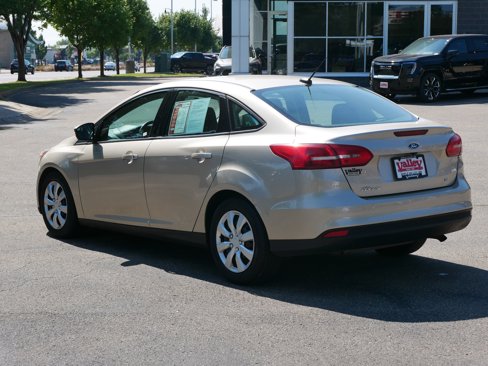 Used 2017 Ford Focus SE w/ SE Winter Package image 6