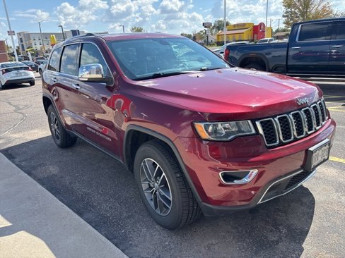 Used 2018 Jeep Grand Cherokee Limited image 2