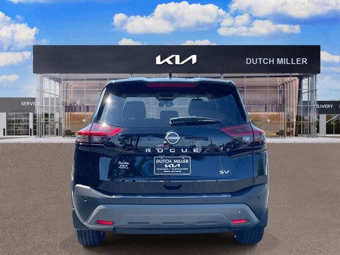Used 2023 Nissan Rogue SV image 6