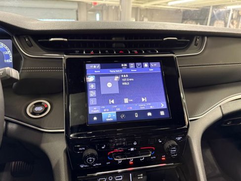 New 2025 Jeep Grand Cherokee L Laredo w/ Luxury Tech Group I image 4