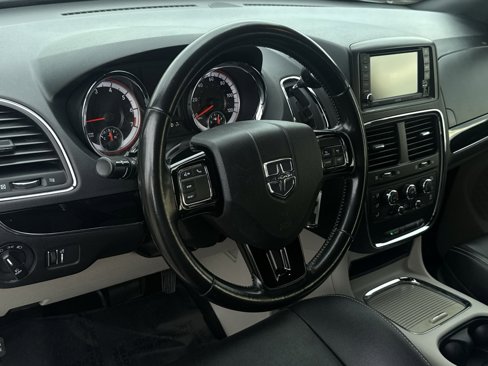 Used 2020 Dodge Grand Caravan SXT image 16