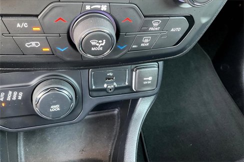 Used 2019 Jeep Renegade Latitude image 34