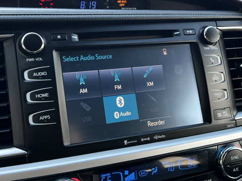 Used 2017 Toyota Highlander XLE image 26