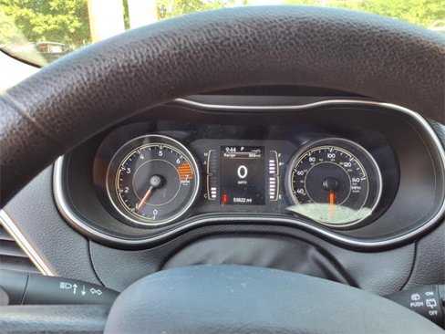 Used 2019 Jeep Cherokee Latitude w/ Popular Appearance Group image 7