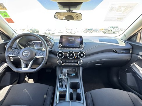 Used 2024 Nissan Sentra SV image 15