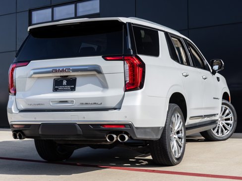 Used 2022 GMC Yukon Denali w/ Denali Premium Package image 8