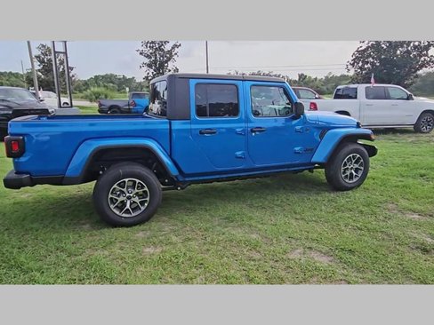 New 2025 Jeep Gladiator Sport image 26