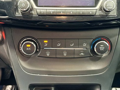 Used 2017 Nissan Sentra SV image 13