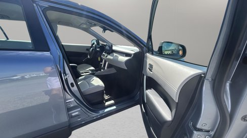 Used 2023 Toyota Corolla Cross L image 13