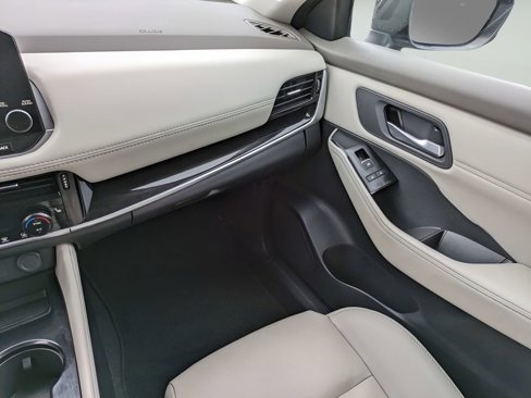Used 2023 Nissan Rogue SL w/ SL Premium Package image 14