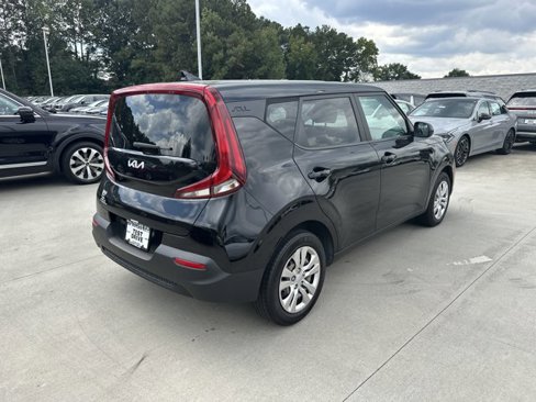 Used 2022 Kia Soul LX image 6
