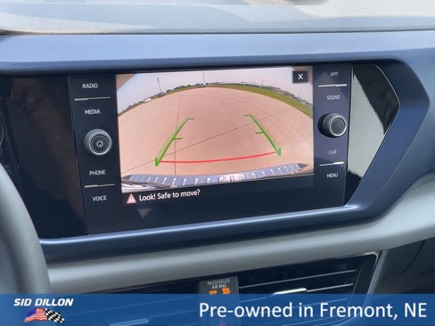 Used 2022 Volkswagen Taos SE image 3