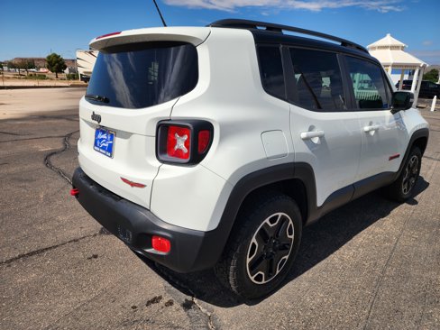 Used 2016 Jeep Renegade Trailhawk w/ Premium Trailhawk Package image 5