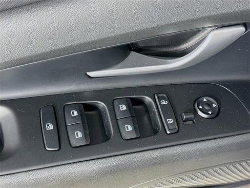 Used 2023 Hyundai Elantra SEL w/ Convenience Package image 19