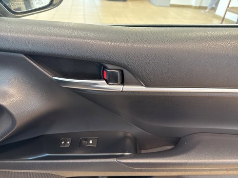 Used 2019 Toyota Camry LE image 20