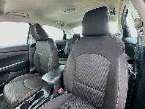 Used 2019 Kia Forte LXS image 13