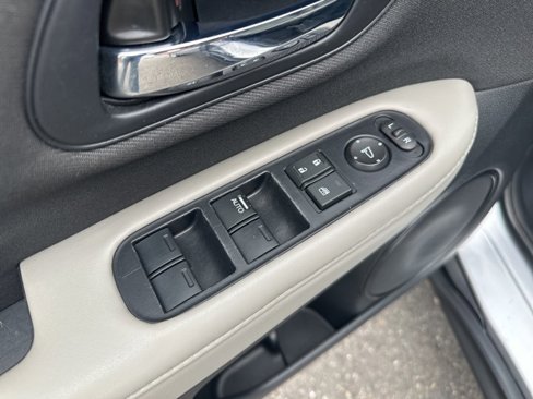 Used 2021 Honda HR-V LX image 17