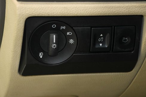 Used 2012 Ford Fusion SE image 10