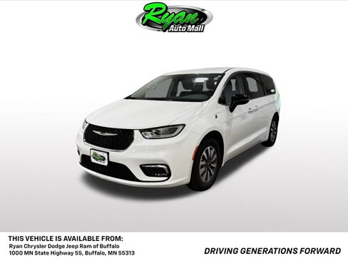 Used 2024 Chrysler Pacifica Select image 1