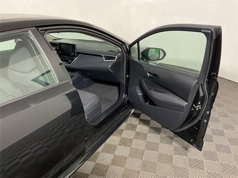 Used 2022 Toyota Corolla LE image 33